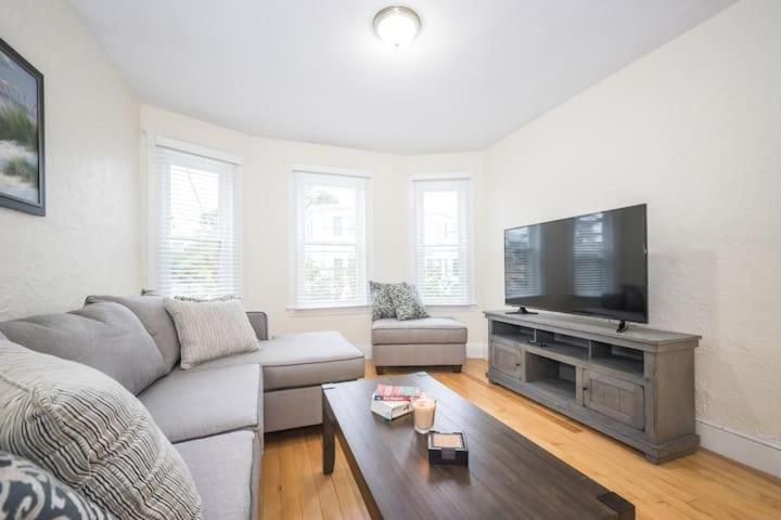 The Boston Rental - Multiple Floorplans Ngoại thất bức ảnh